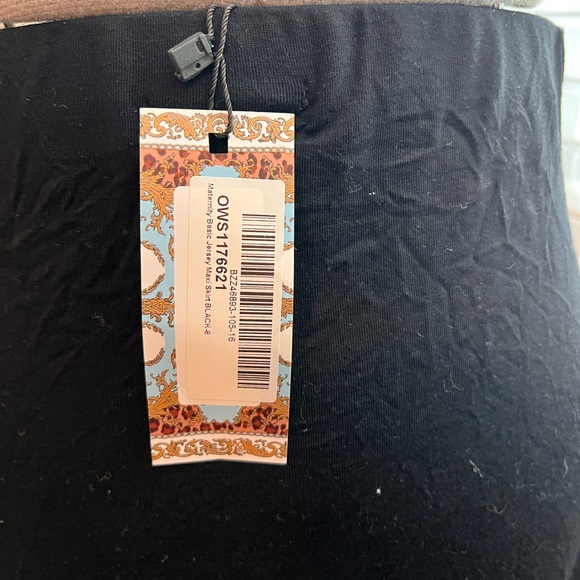 4/$25 BOOhoo maxi skirt - Picture 4 of 4